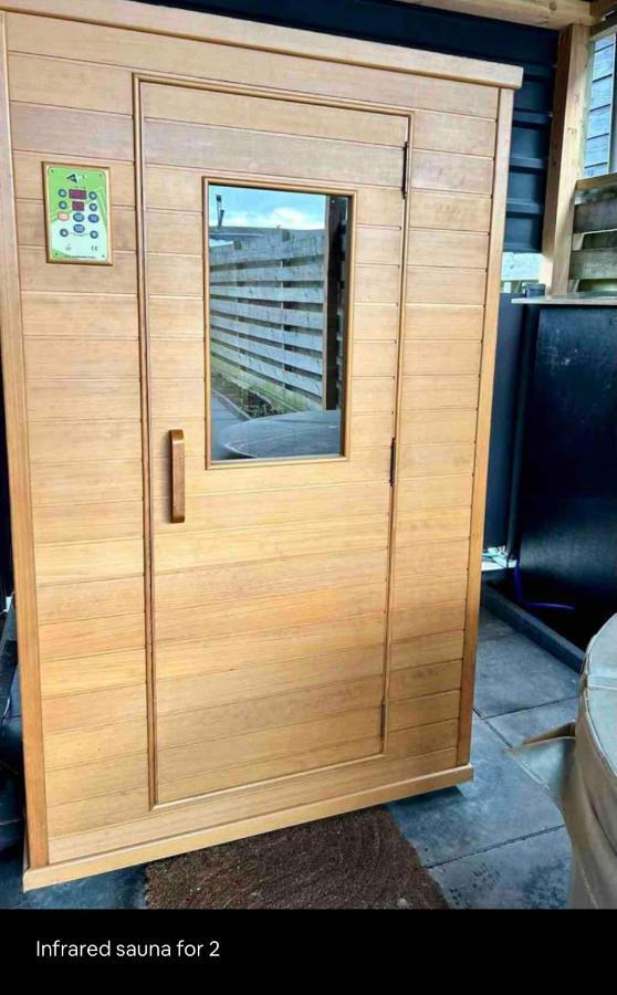 Tiny House With Sauna & Jacuzzi Near Amsterdam Vijfhuizen Extérieur photo