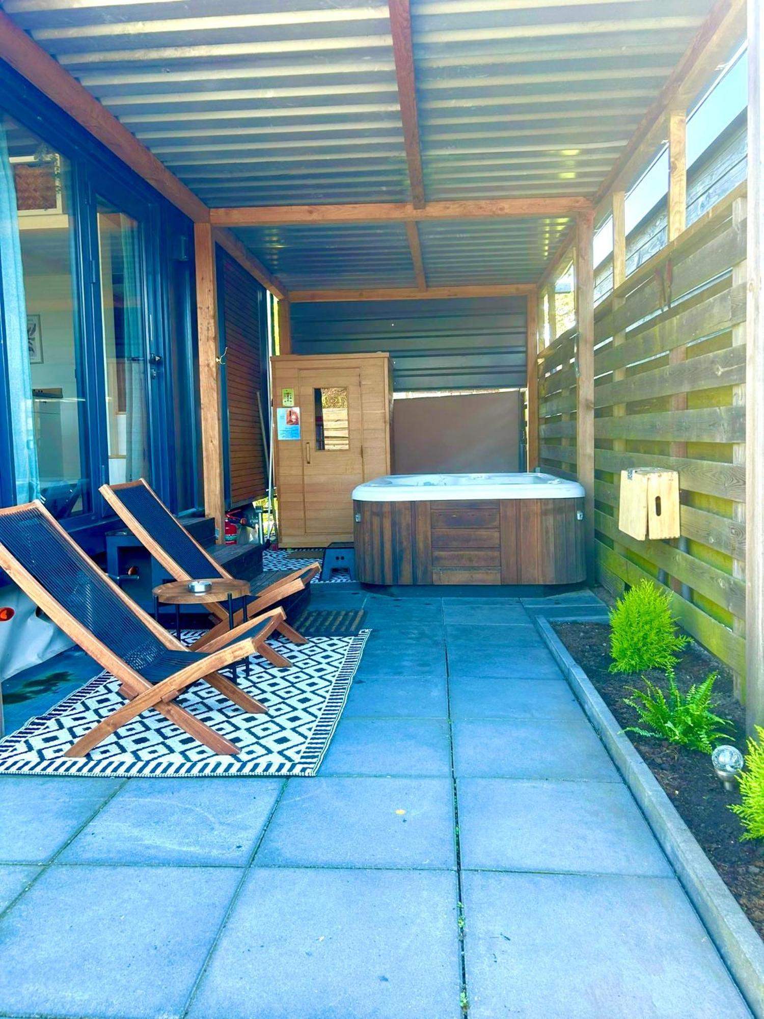 Tiny House With Sauna & Jacuzzi Near Amsterdam Vijfhuizen Extérieur photo