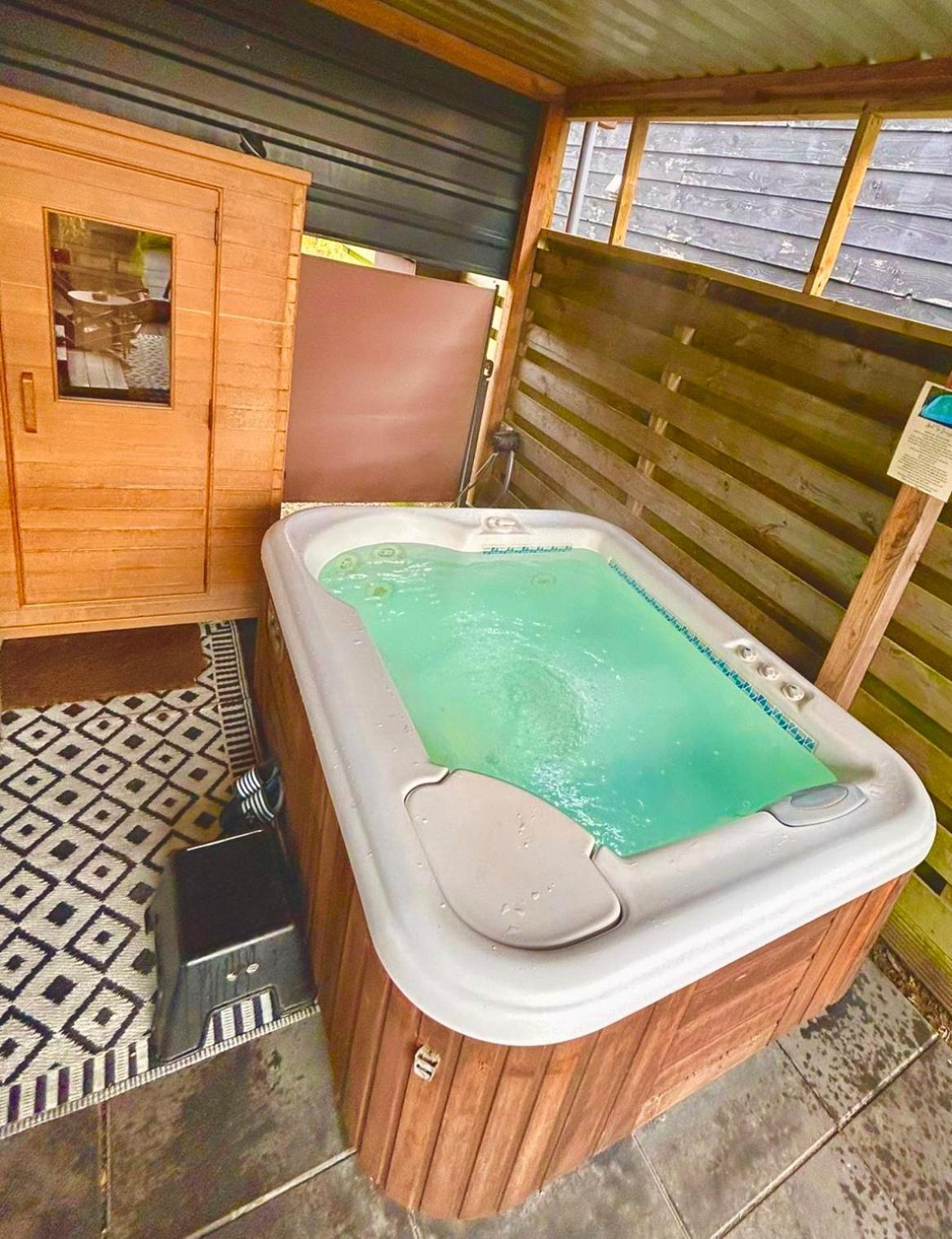 Tiny House With Sauna & Jacuzzi Near Amsterdam Vijfhuizen Extérieur photo