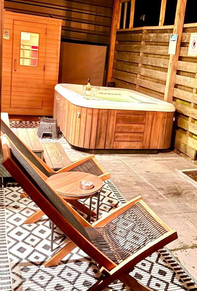 Tiny House With Sauna & Jacuzzi Near Amsterdam Vijfhuizen Extérieur photo